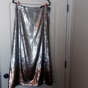 NWT Boutique Ariat Sequin Maxi skirt! Shimmers and